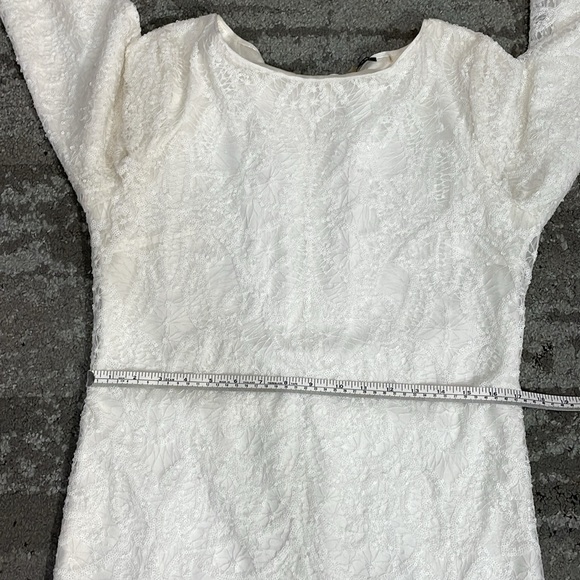 Elie Tahari size 14 white unique lace sequin lace dress. Beautifully lined - Picture 16 of 17